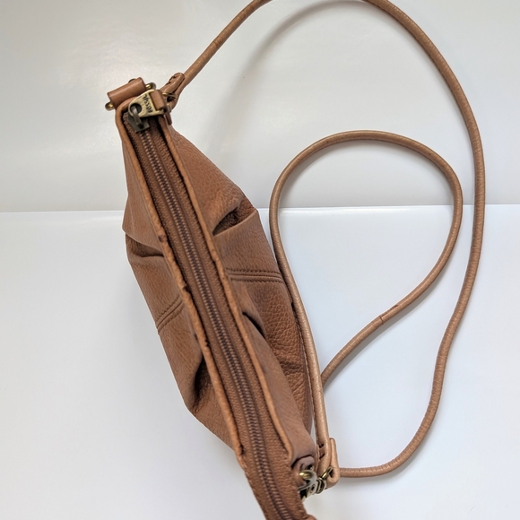 Fossil little crossbody tan pebbled leather bag Style SL2885 - Picture 4 of 10